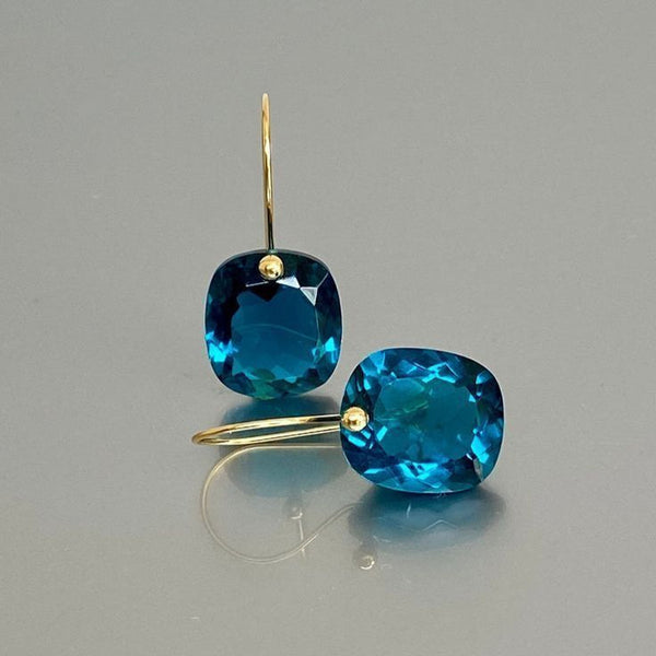 Vintage náušnice s modrým zirkonem