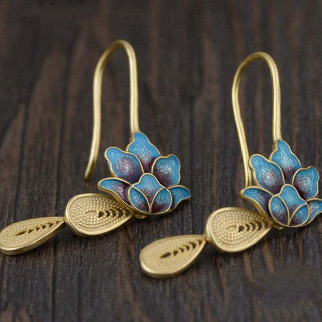 Boho náušnice Modrý lotos ve zlaté barvě