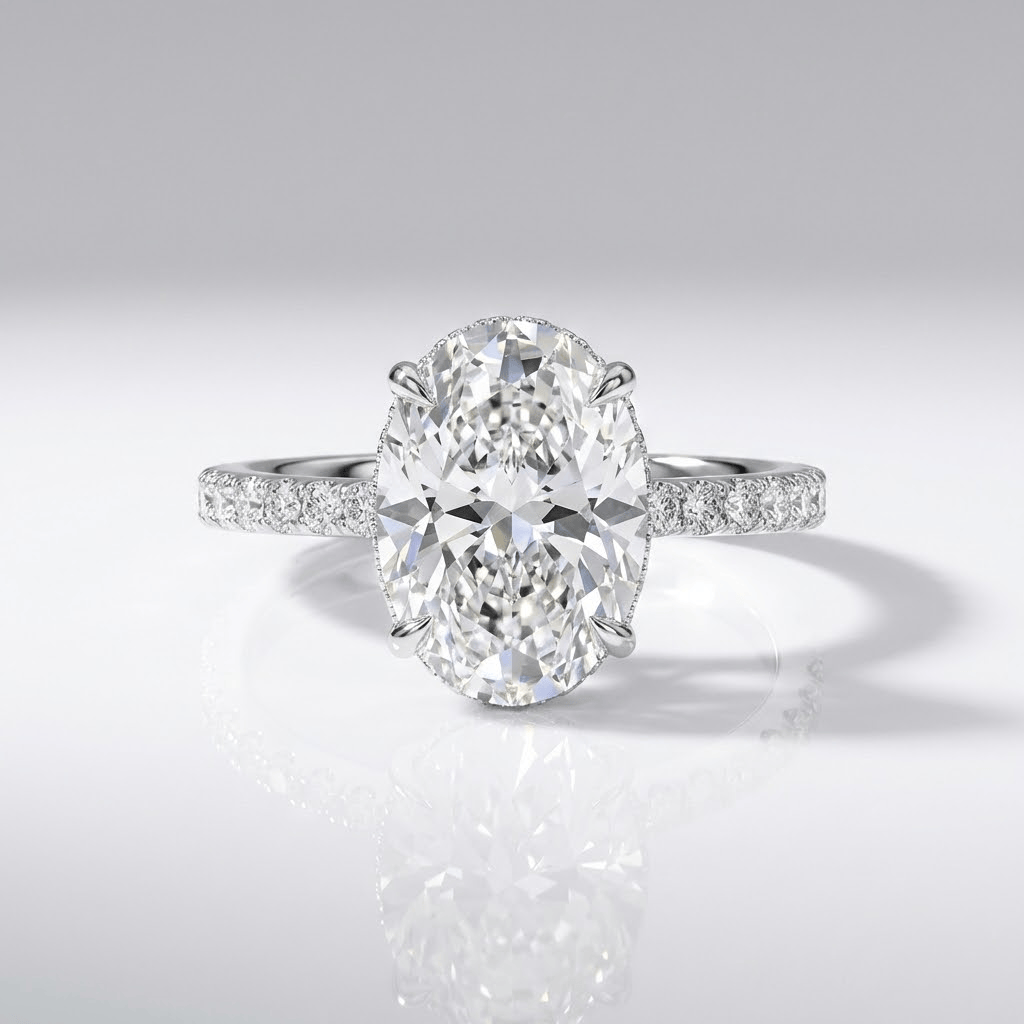 Elegantní stříbrný prsten s oválným diamantem