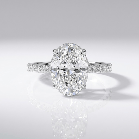 Elegantní stříbrný prsten s oválným diamantem