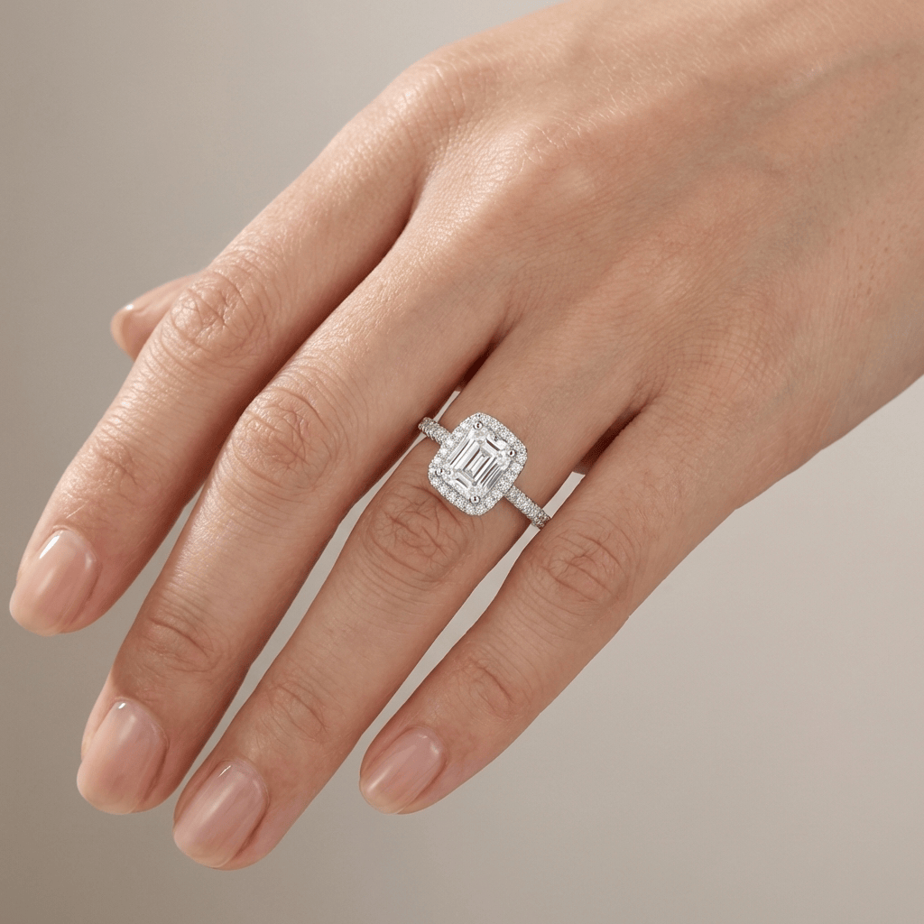 Prsten halo se zirkonem smaragdový brus, stříbrný